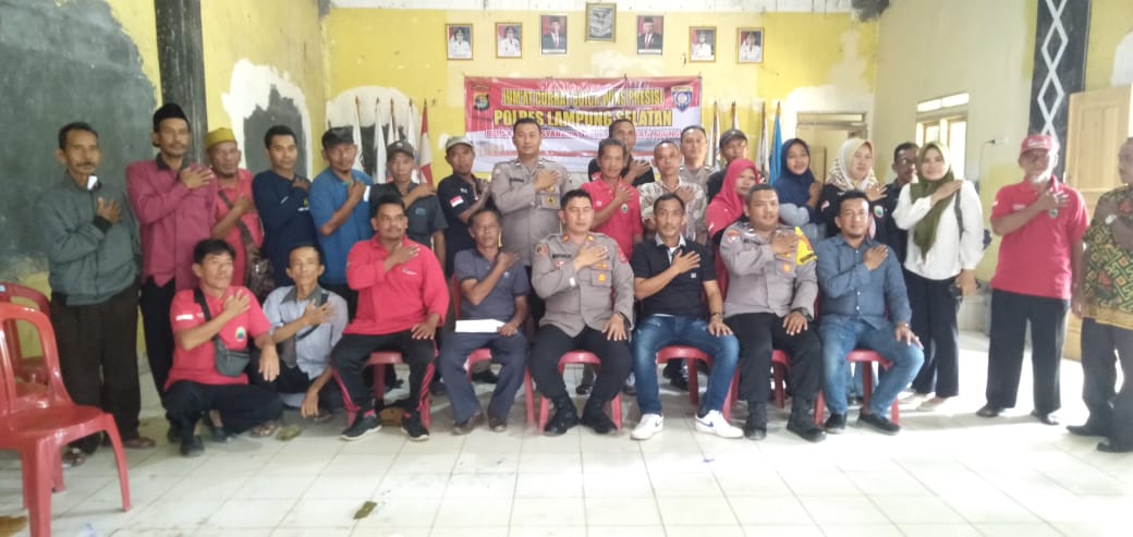 JUMAT CURHAT POLSEK JATI AGUNG TAMPUNG ASPIRASI MASYARAKAT DESA KARANG SARI