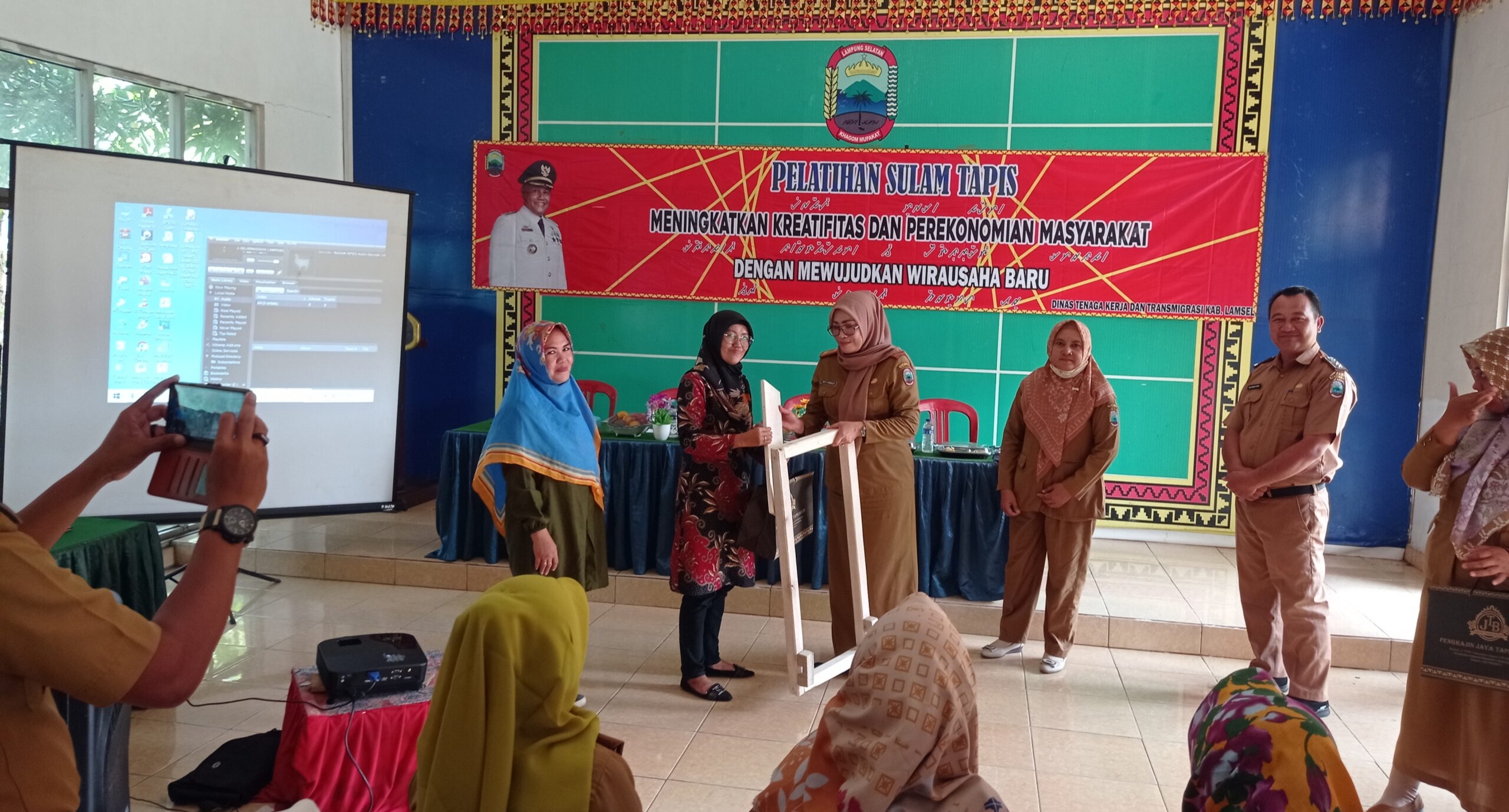 Disnakertrans Lampung Selatan Lakukan Pendamping dan Pelatihan Sulam Tapis