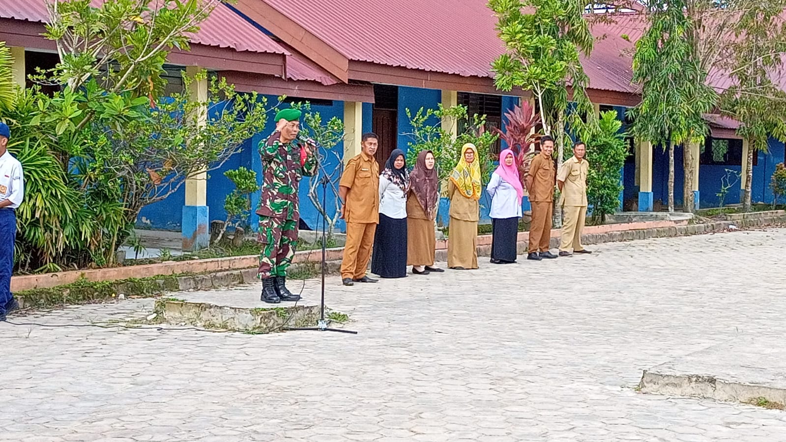 Babinsa Babulu Laut Sertu Suwarno Jadi Irup di Sekolah SMP 017 PPU,Ini Pesannya
