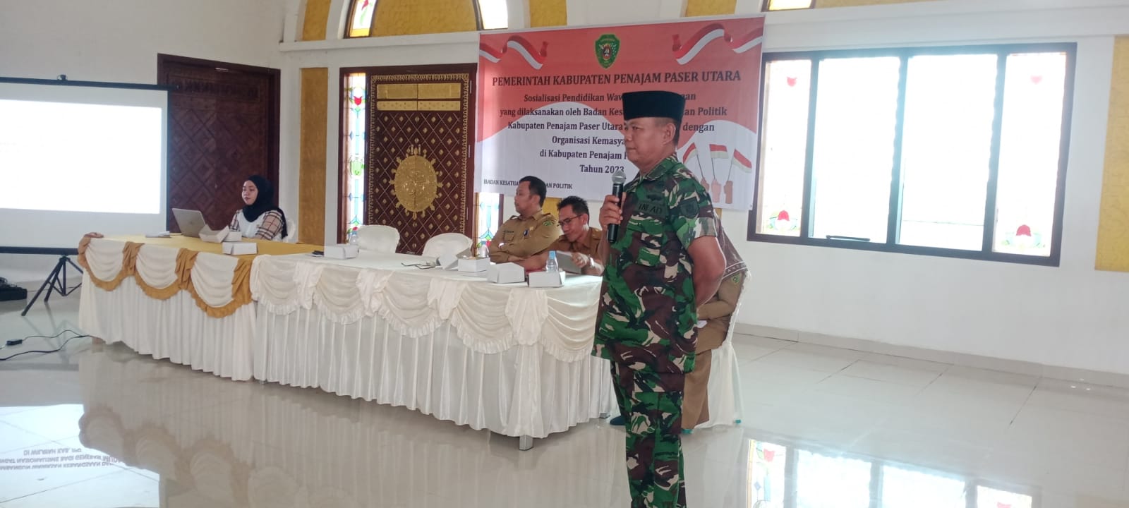 Pasiter Kodim 0913/PPU Kapten Inf Martono Berikan Wasbang Kepada Ormas PP