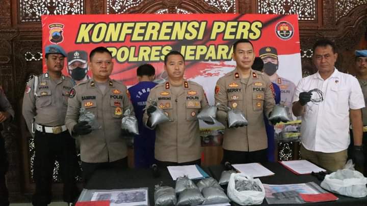 Dua Pelaku Penjual Bahan Peledak Diamankan Polisi