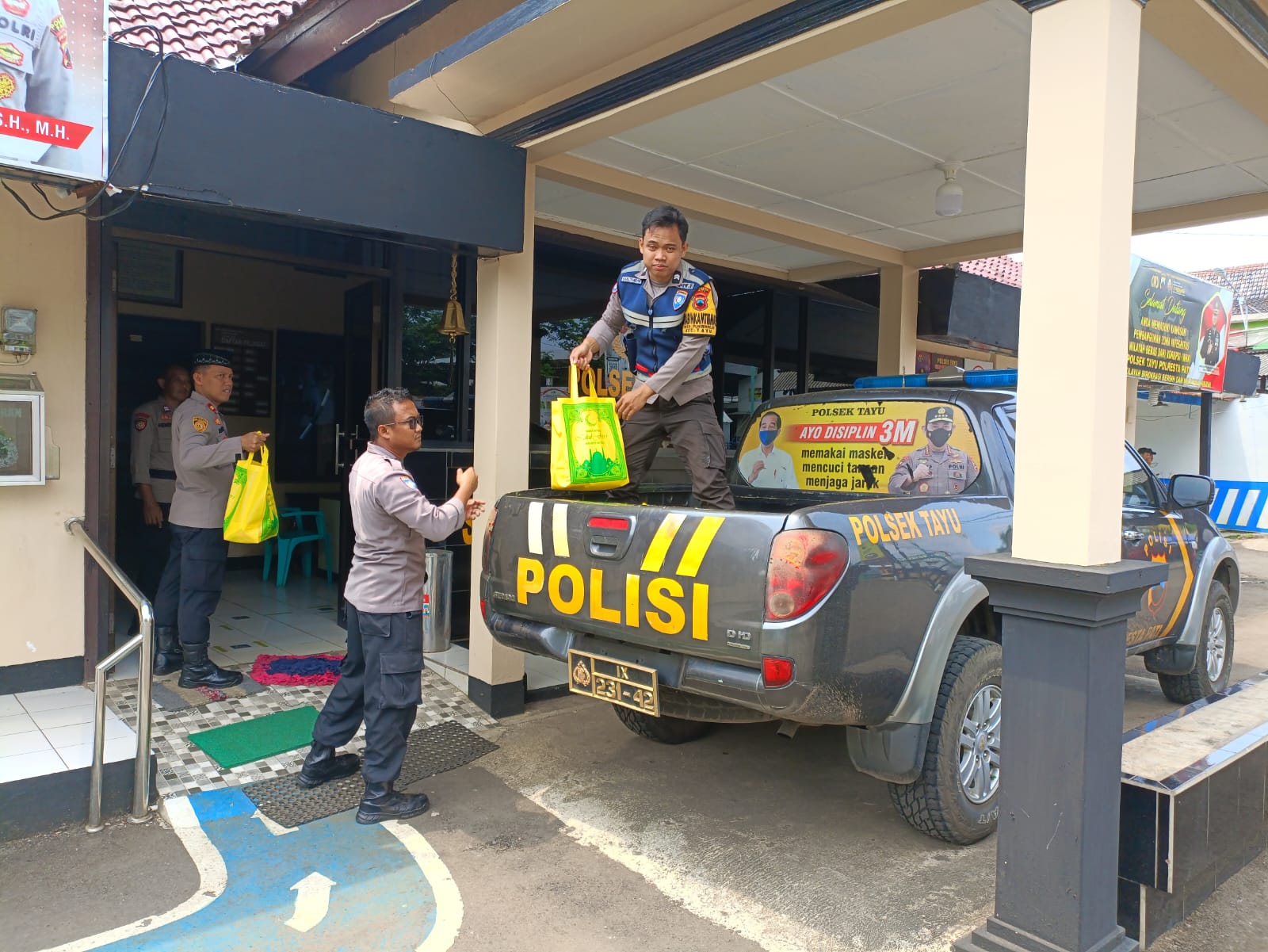 Aksi Berbagi Sesama Harus Diutamakan, Ini Kata Kapolsek Tayu