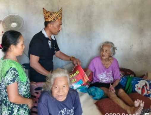 Dor To Dor Pemdes Karang Sari Salurkan BLT DD KE 39 KPM