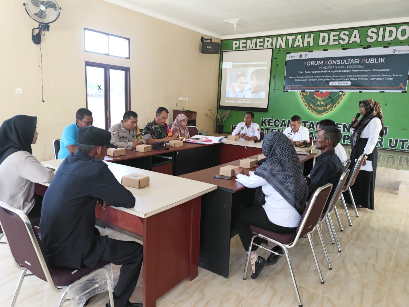 Tingkatkan sinergitas diwilayah binaan, Babinsa Desa Sidorejo Hadiri Undangan Forum Konsultasi Publik Pendataan Awal Regsosek