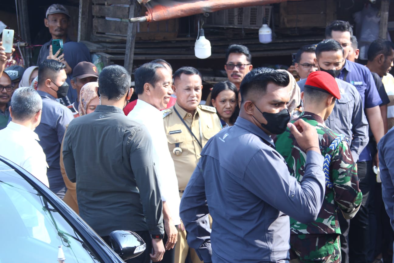 Bupati Nanang Ermanto Dampingi Presiden RI Jokowi Tinjau Pasar Natar Lampung