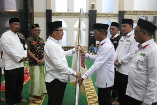 Thamrin, Lepas Keberangkatan 427 Calon Jamaah Haji Asal Lamsel