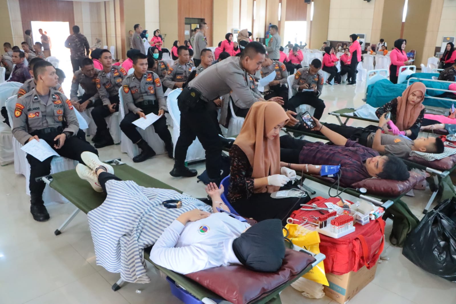 Sambut HUT Bhayangkara ke-77, Polda Lampung Gelar Donor Darah Dan Vaksinasi Covid-19