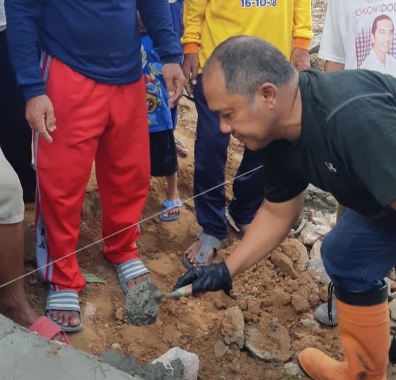 M Akyas Hadiri Sekaligus Letakan Batu Pertama Pembangunan Mushola Jamiatul Barokah