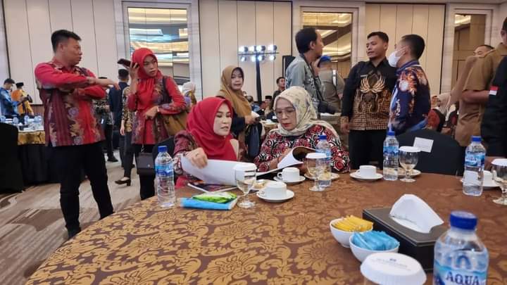 Ketua TPPS Lampung Selatan, Hj Winarni Hadiri Temu Kerja TPPS di Palembang