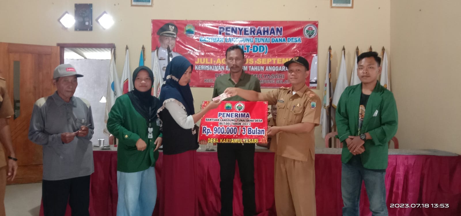 34 KPM Desa Karya Mulyasari Terima BLT DD Tahap II Ta- 2023