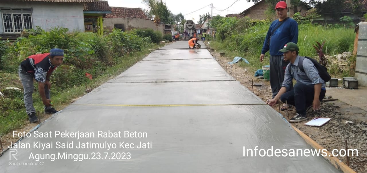 PENINGKATAN JALAN RABAT BETON DI JALAN KIYAI SAID JATIMULYO MULAI DIKERJAKAN
