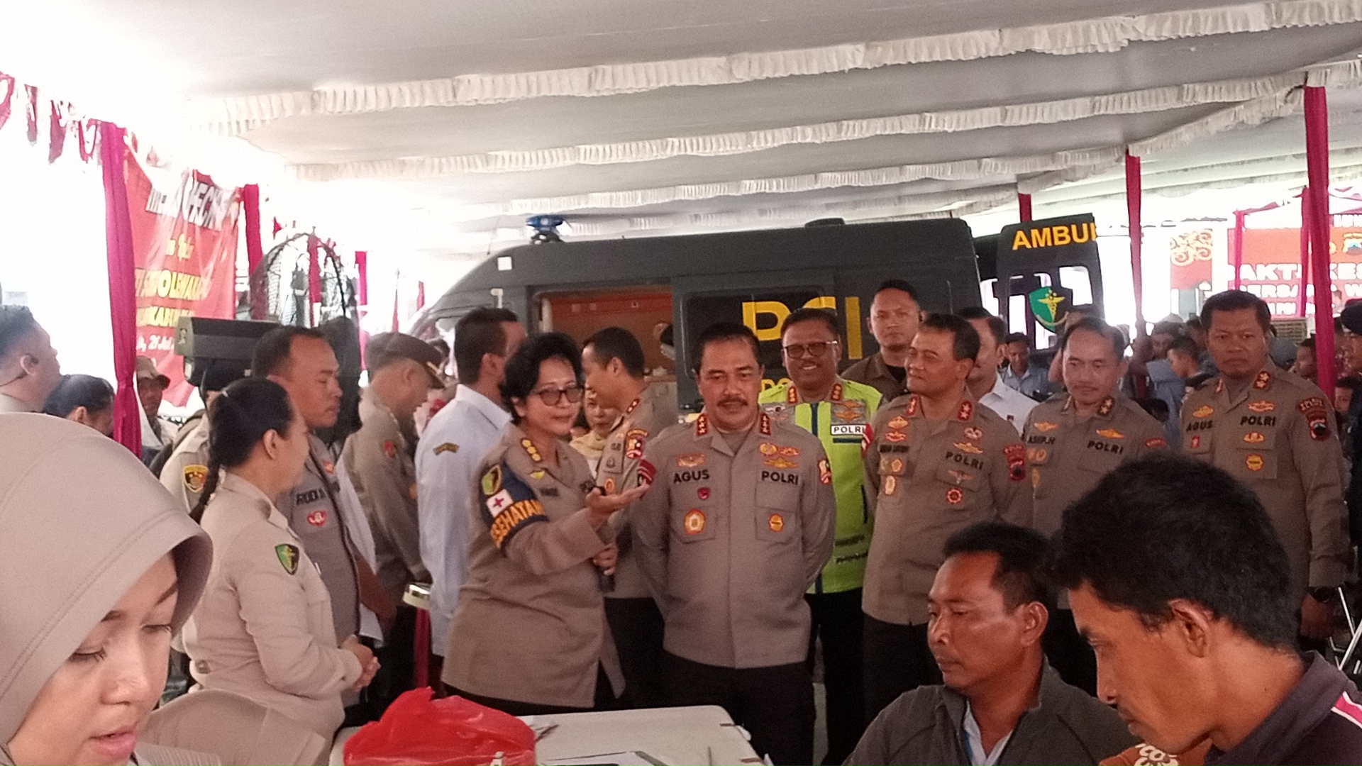 Kunjungan Wakapolri Gelar Bakti Sosial dan Kesehatan di Blora