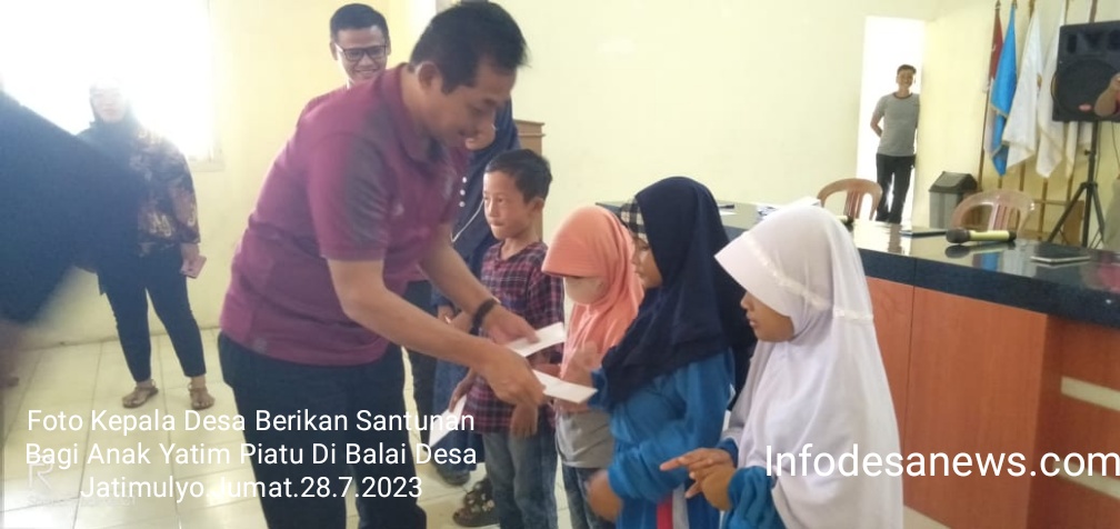 Pemdes Jatimulyo Beri Santunan 60  Anak Yatim Piatu