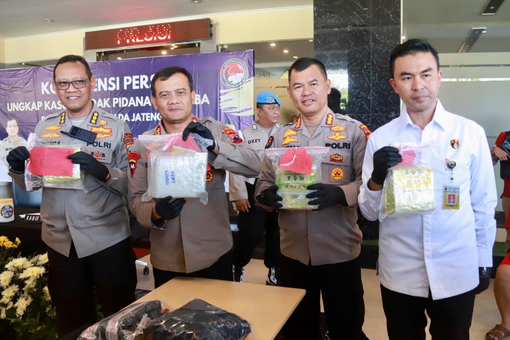 Polda Jateng Bekuk Dua Tersangka dan Barang Bukti Narkoba