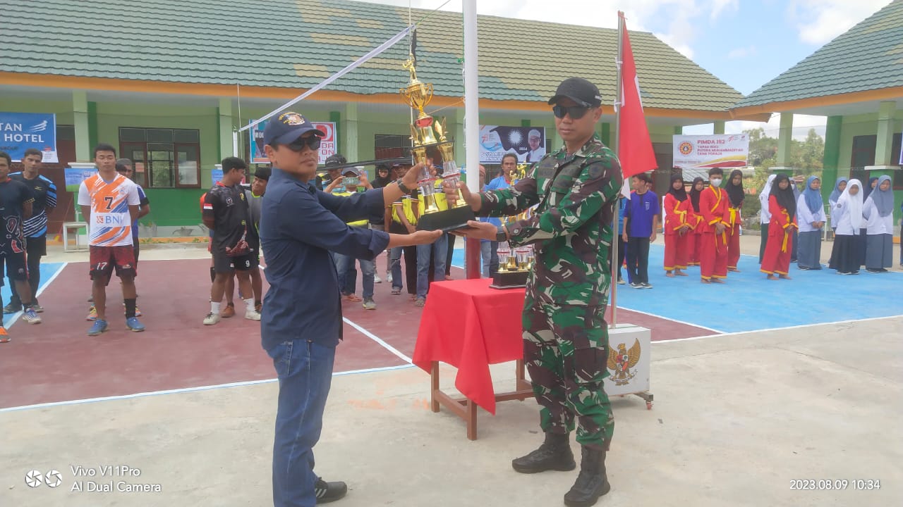 Meriahkan HUT RI Ke 78, Dandim Buka Kompetisi Bola Voli Dua Kecamatan di Tana Toraja