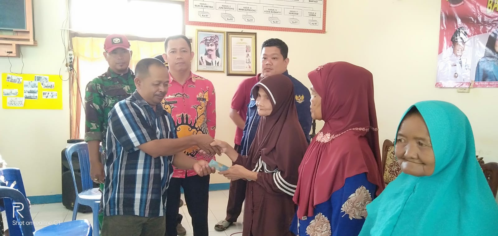 28 KPM DI DESA SIDOHARJO TERIMA BLT DD TAHAP 3 TA-2023
