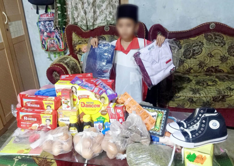 Melalui Dinsos Pemkab Lamsel Salurkan Bantuan Bagi Keluarga Kurang Mampu