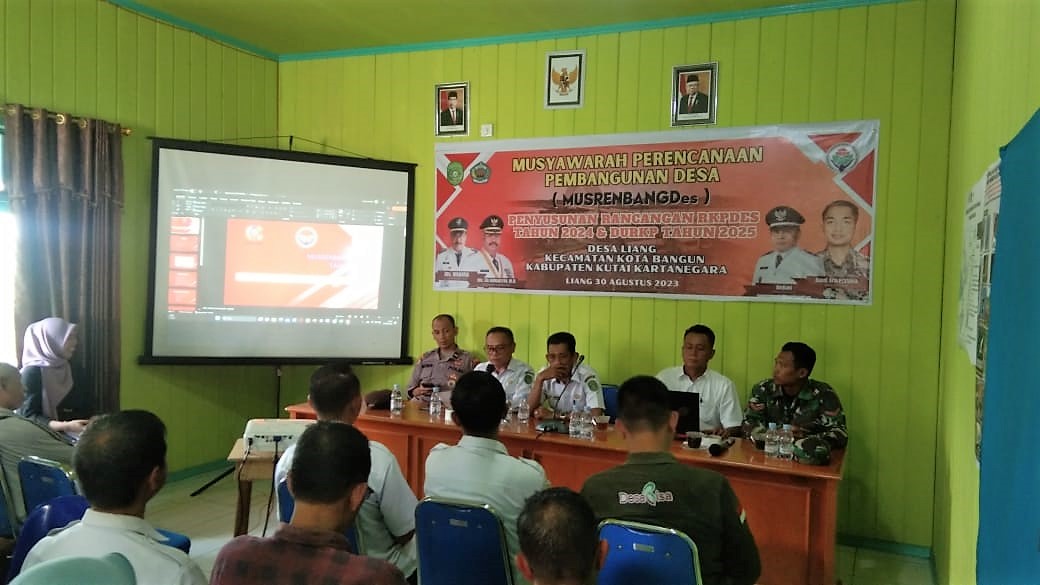 Babinsa Liang Ilir dukung pembangunan di desa melalui Musrenbangdes
