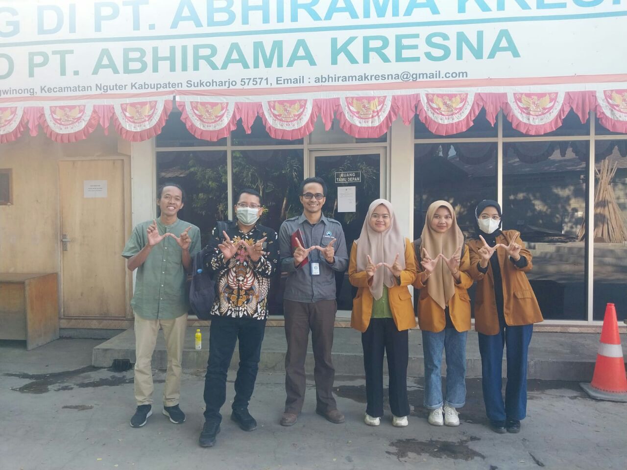 Inspiratif, Mahasiswa Wirausaha Merdeka UMS 2023 Magang di Perusahaan Eksportir Batik dan Kayu Lapis