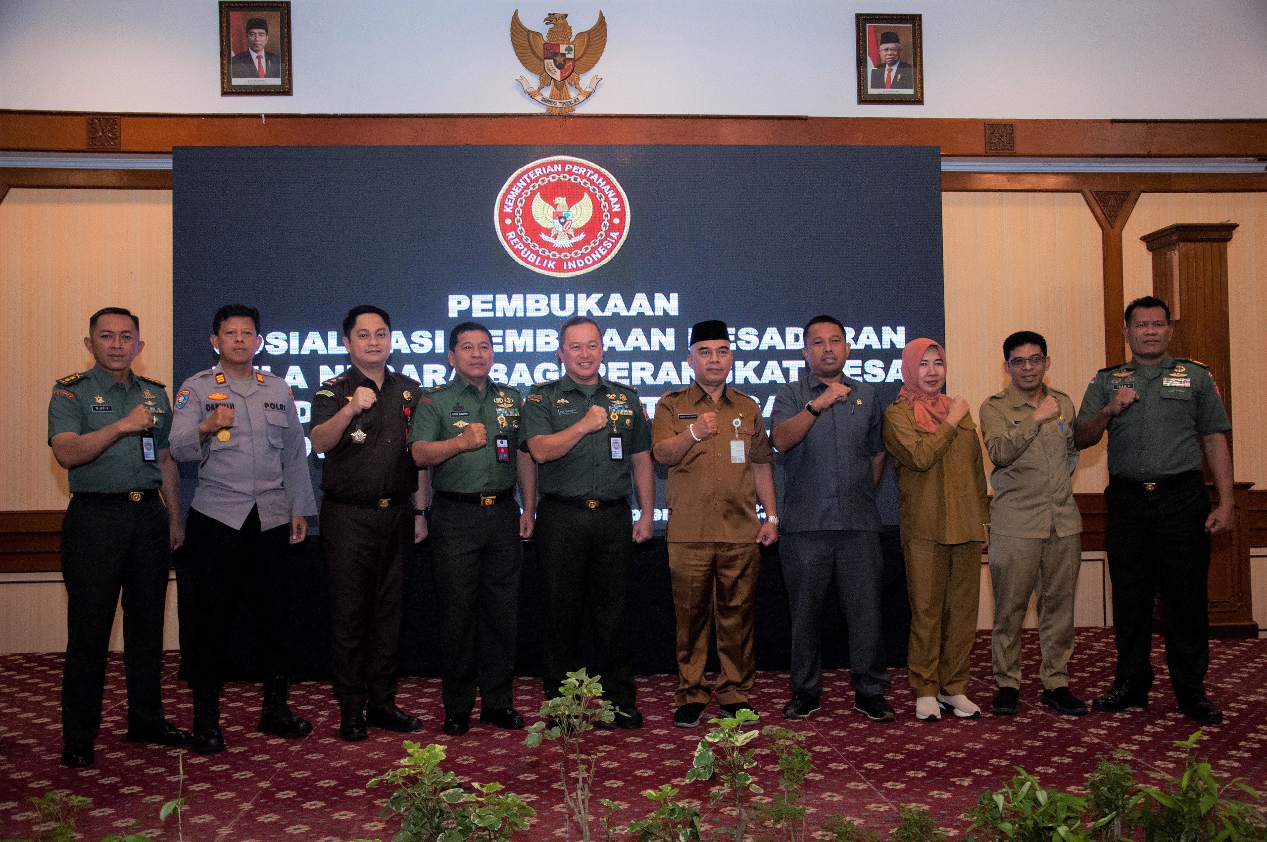 Tumbuhkan Cinta Tanah Air, Perangkat Desa Terima Sosialisasi Bela Negara