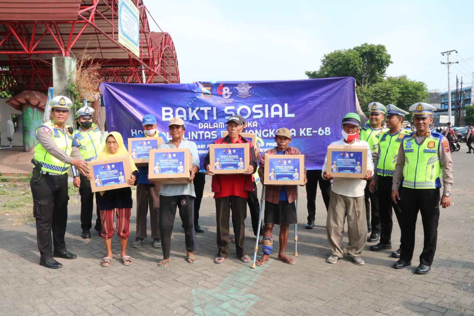 Bansos Turun ke Warga, Ditlantas Polda Jateng Ingatkan Terkait Operasi Zebra Candi Tahun 2023