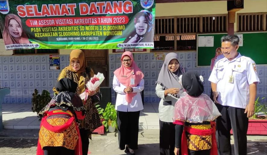 Raih Akreditasi A, SD Gago Gelar Syukuran