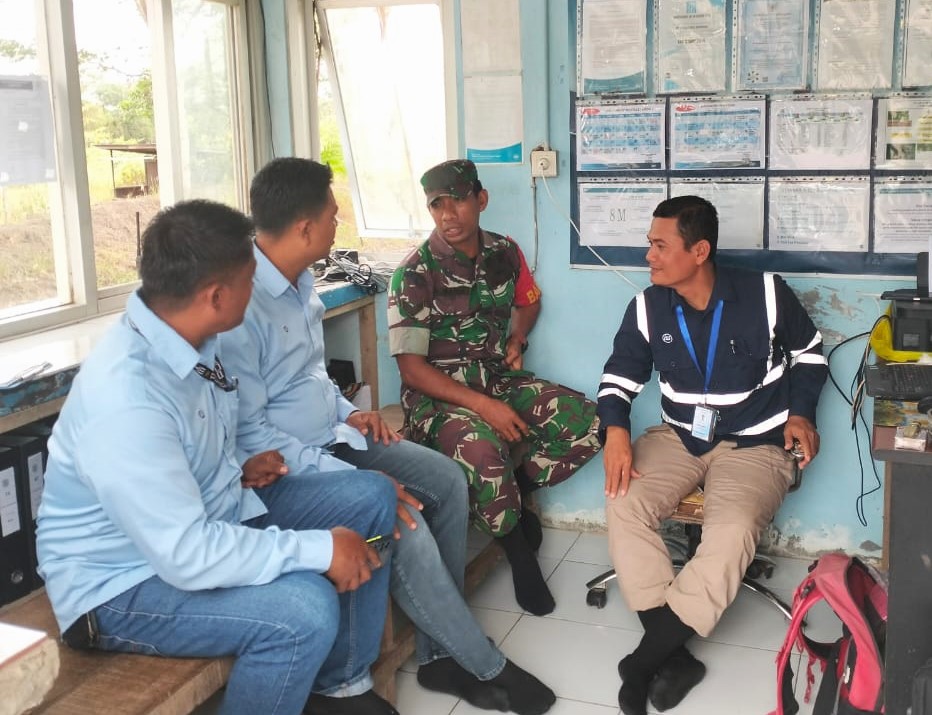 Monitor Keamanan Wilayah, Babinsa Tani Harapan Tekankan Prosedur Kerja Security