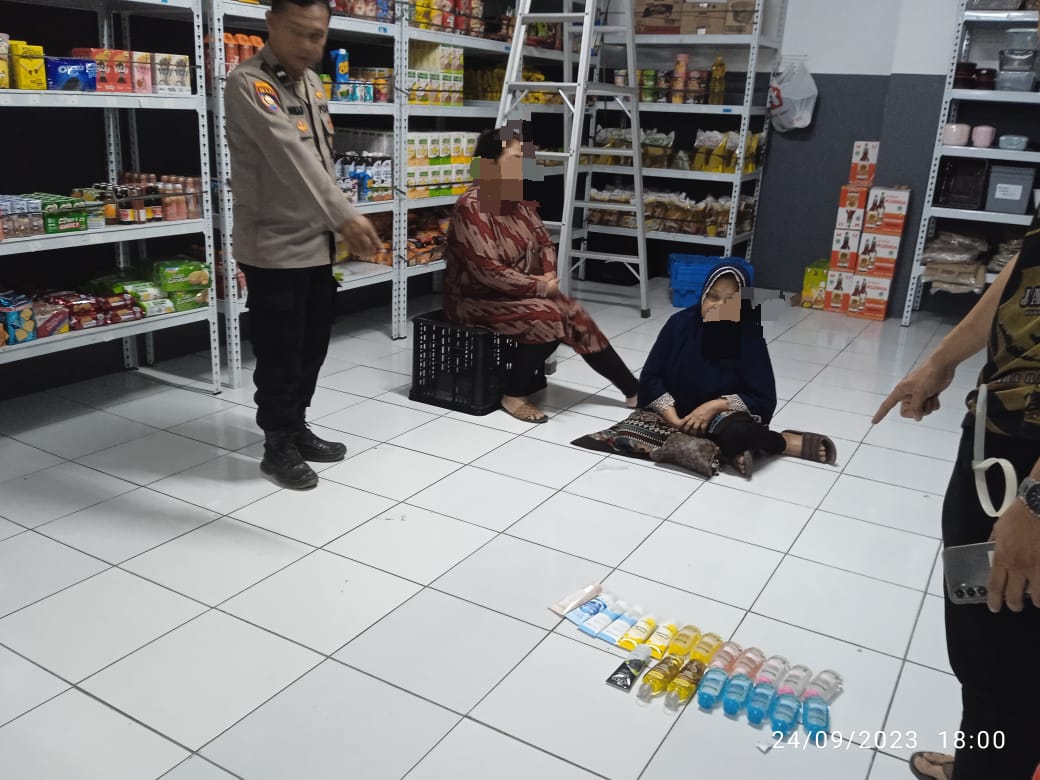 Ngutil Di Alfamidi Pringsewu Dua Ibu Ibu Tangkap Polisi