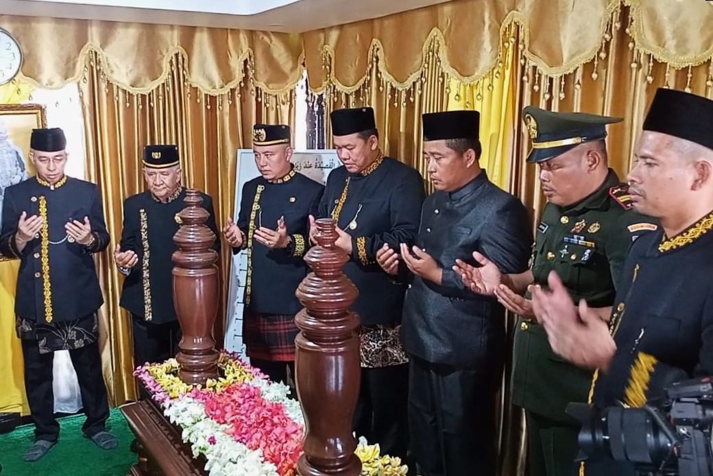 Danramil 01/Tenggarong Ikuti Ziarah Makam Hari Jadi Kota Raja Ke-241
