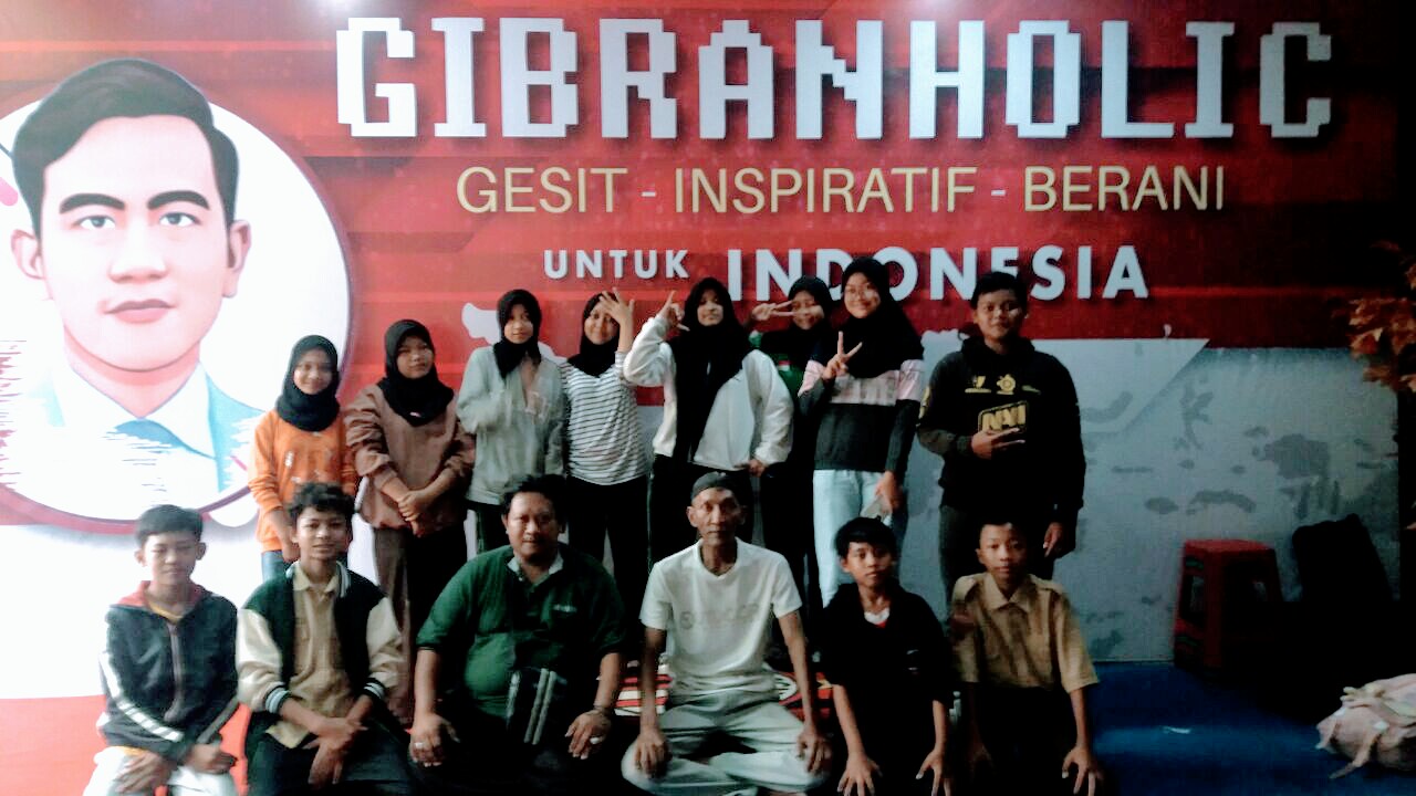 INSPIRATIF, Teater Anak Kebosuro SMP Negeri 10 Berlatih di Omah GIBRANHOLIC