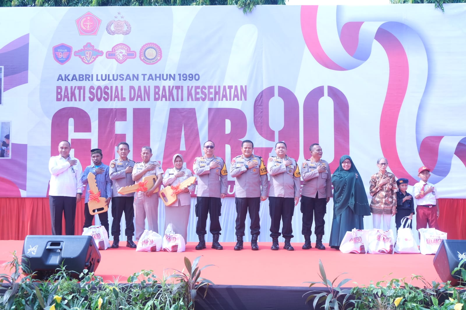 Bakti Sosial dan Kesehatan Untuk Masyarakat, Begini kata Kapolda Sulsel