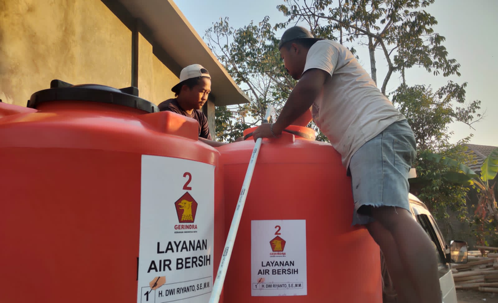 Dewan Gerindra Dwi Riyanto Berikan Layanan Air Bersih Kepada Warga Terdampak Kemarau