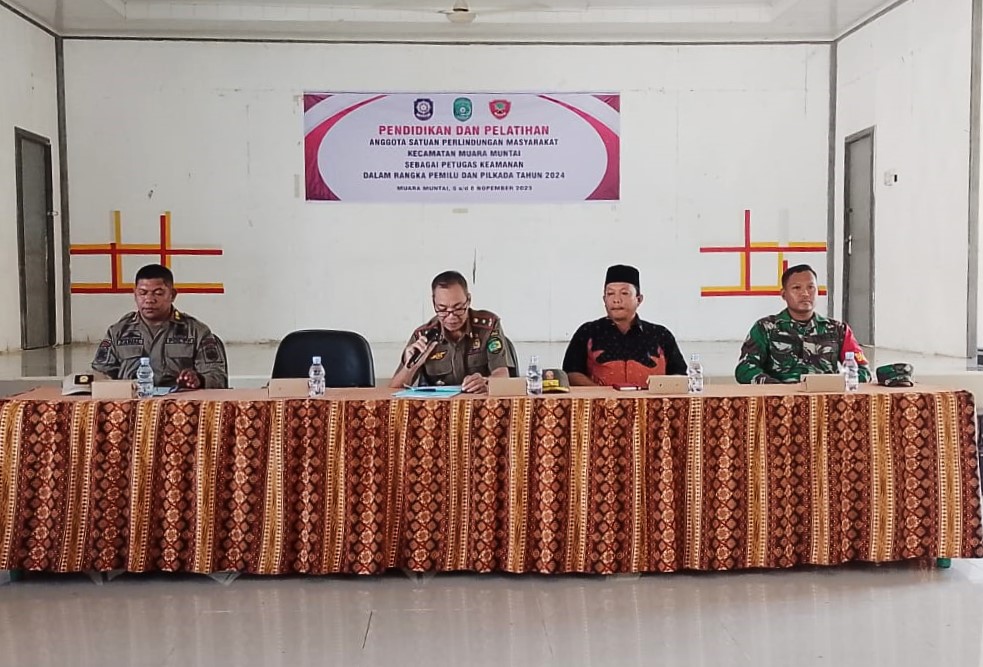 Babinsa Koramil Muara Muntai Harap Pelatihan Anggota Satlinmas Dapat Memberikan Kontribusi Positif