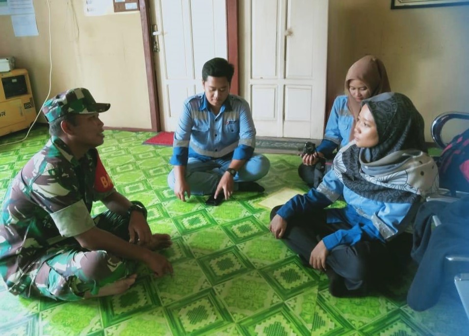 Pererat Silaturahmi, Babinsa Muara Kaman Jalin Komsos Dengan Warganya