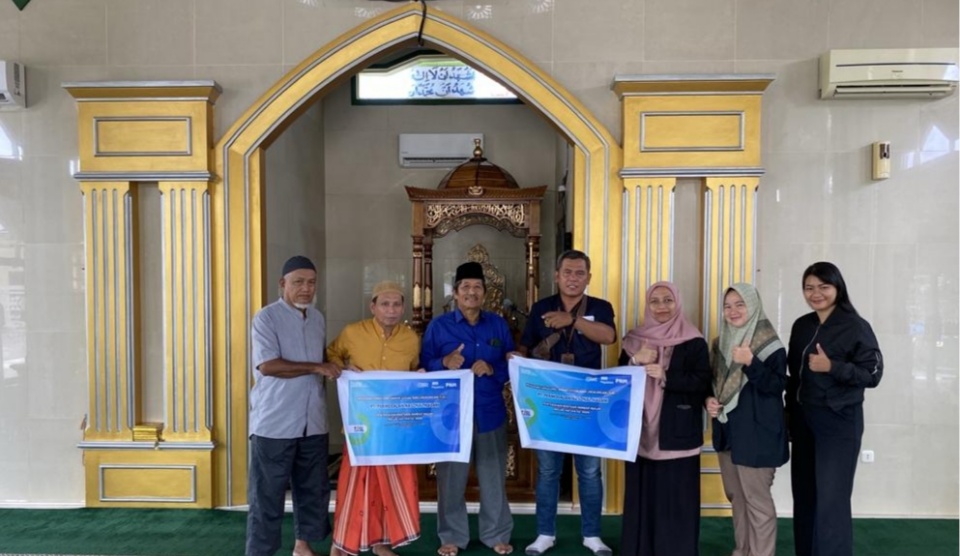 PNM Cabang Lampung Beri Perlengkapan Masjid Hafshatul Iman