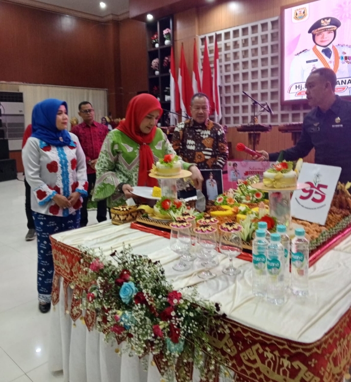 Walikota Bandar Lampung Hadiri Malam Tasyakuran Peringatan Hari Ibu