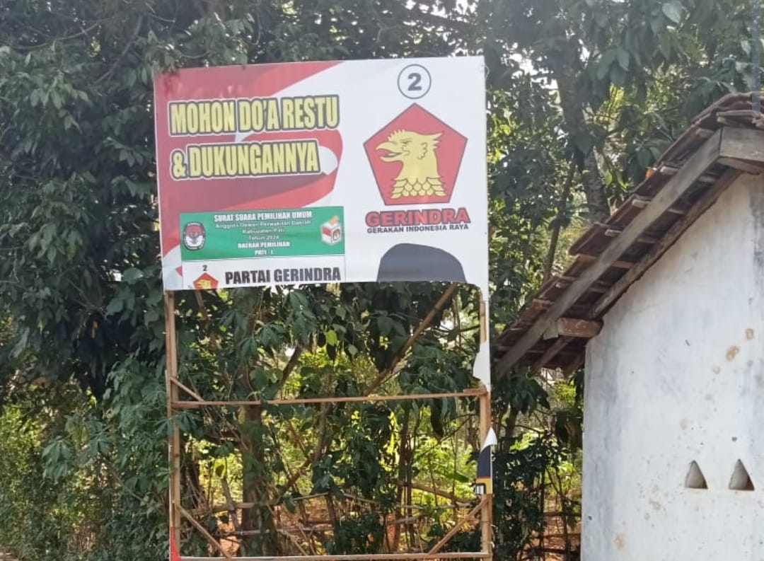 Wilayah Tidak Kondusif Aman, Baliho Gambar H. Irianto Budi Utomo Dirusak Oleh Oknum