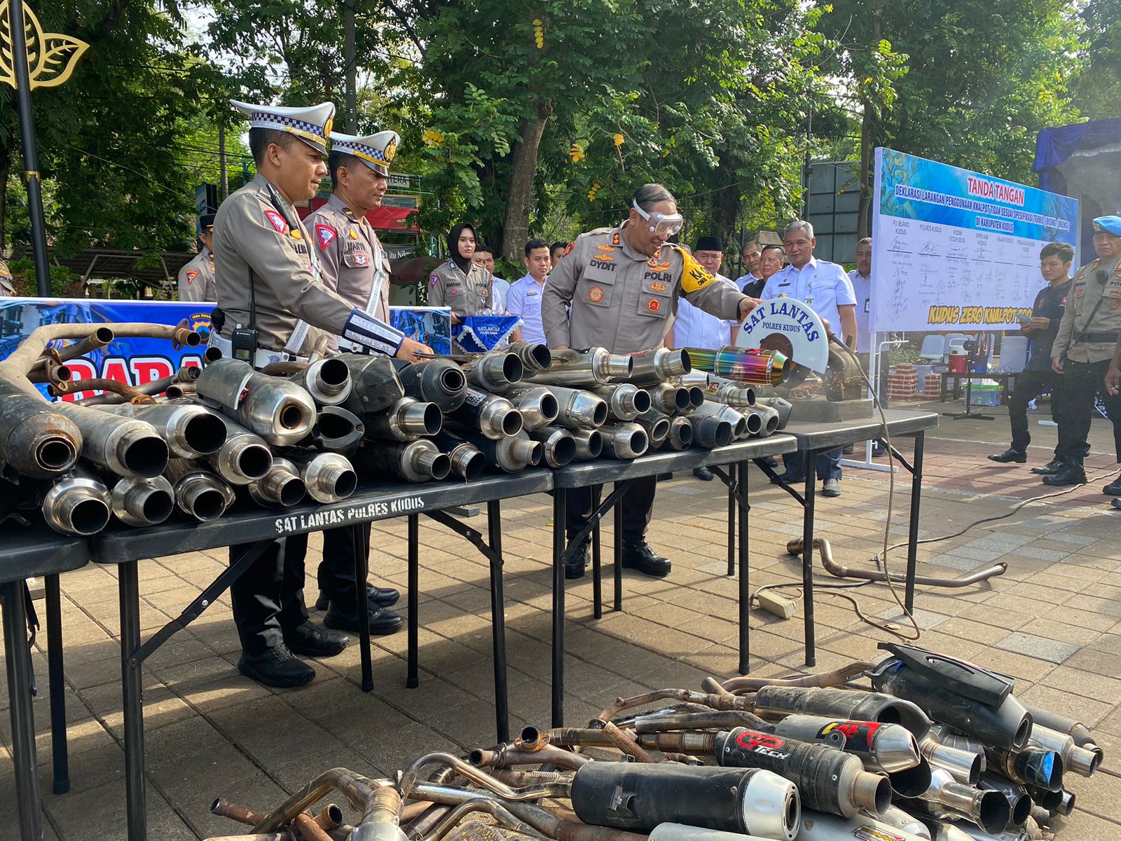 Gelar Sejak 1-4, Polisi Berhasil Musnahkan 427 Knalpot Brong