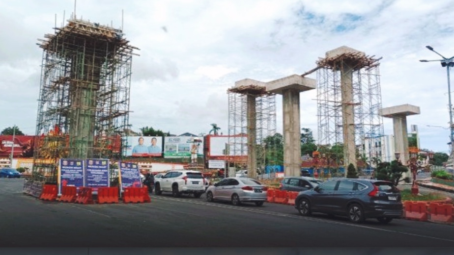 Pembangunan Jembatan Penyebrangan Menuai Kontra dan Protes dari Warga Kota Bandar Lampung.