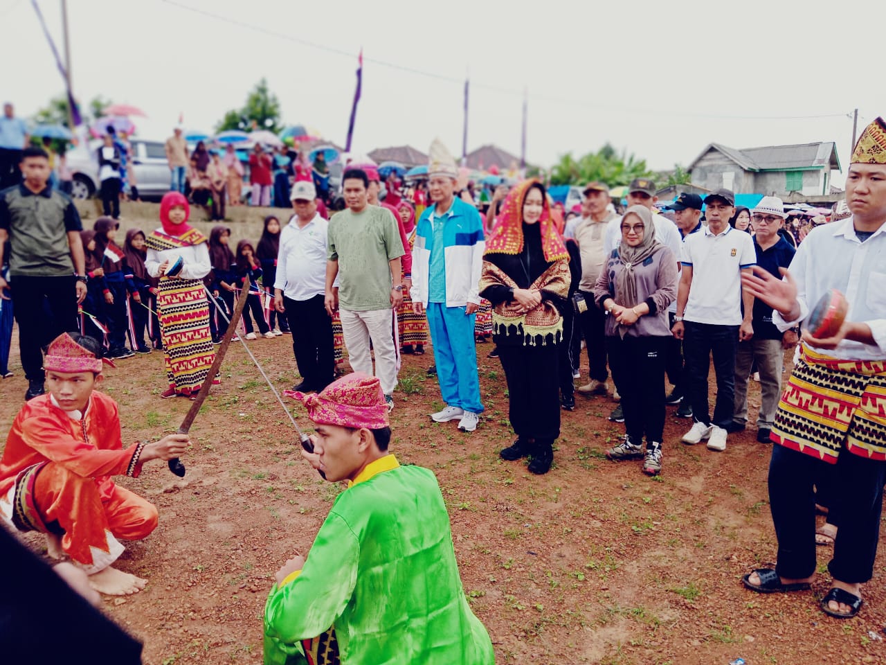 Warga Pegunungan Selapan Sambut Pj Bupati Dalam Antusias Pringsewu Menyapa