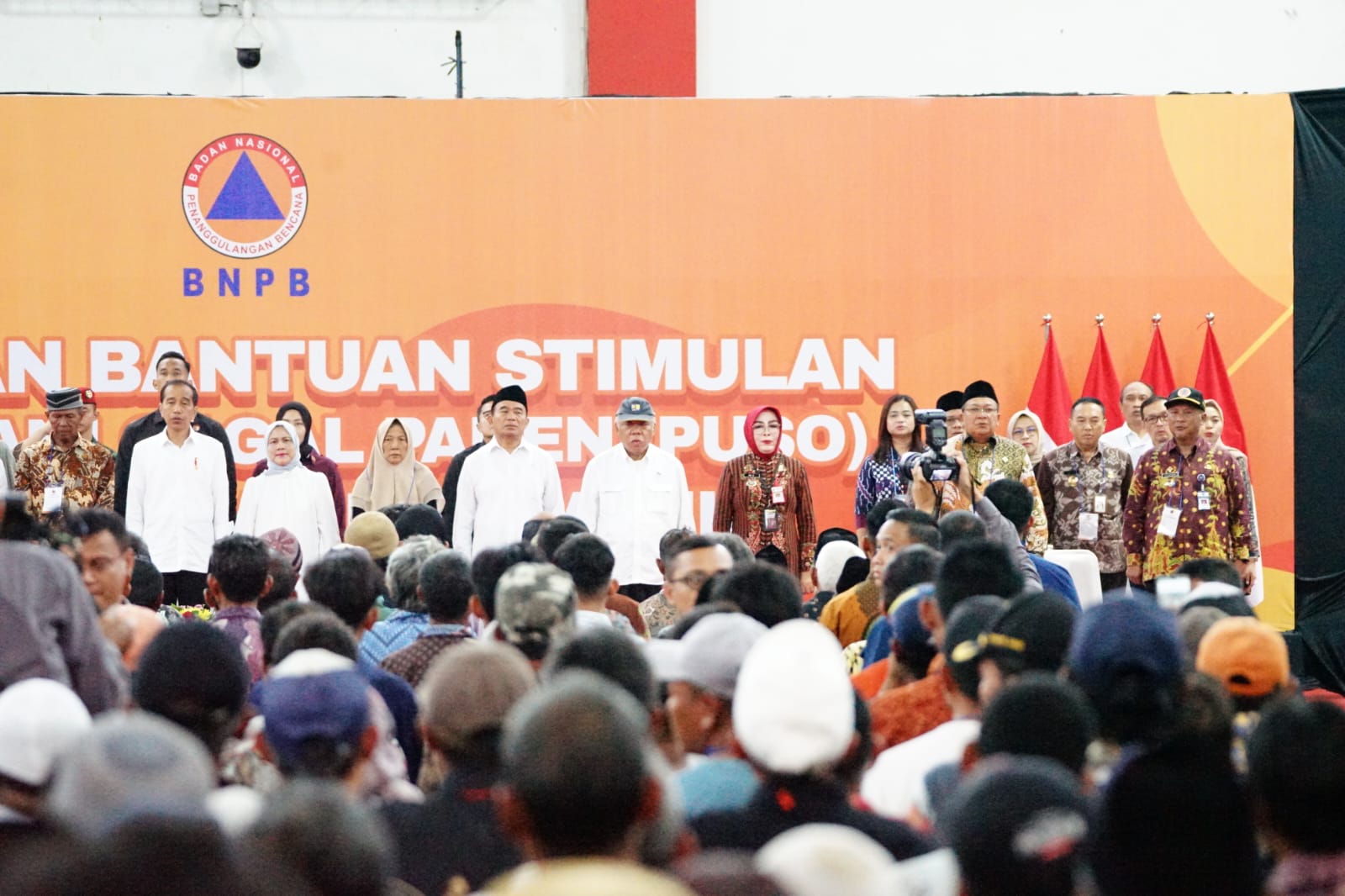 Jawa Tengah !!! Presiden RI Serahkan Bantuan Stimulan ke 5 Kabupaten