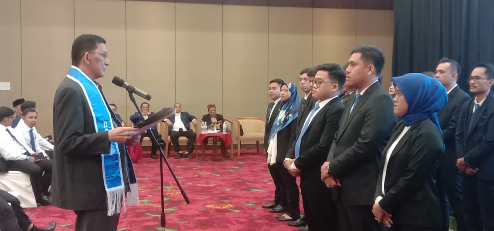 Peradi Lantik 80 Advokat Baru dan Kukuhkan YLC Peradi