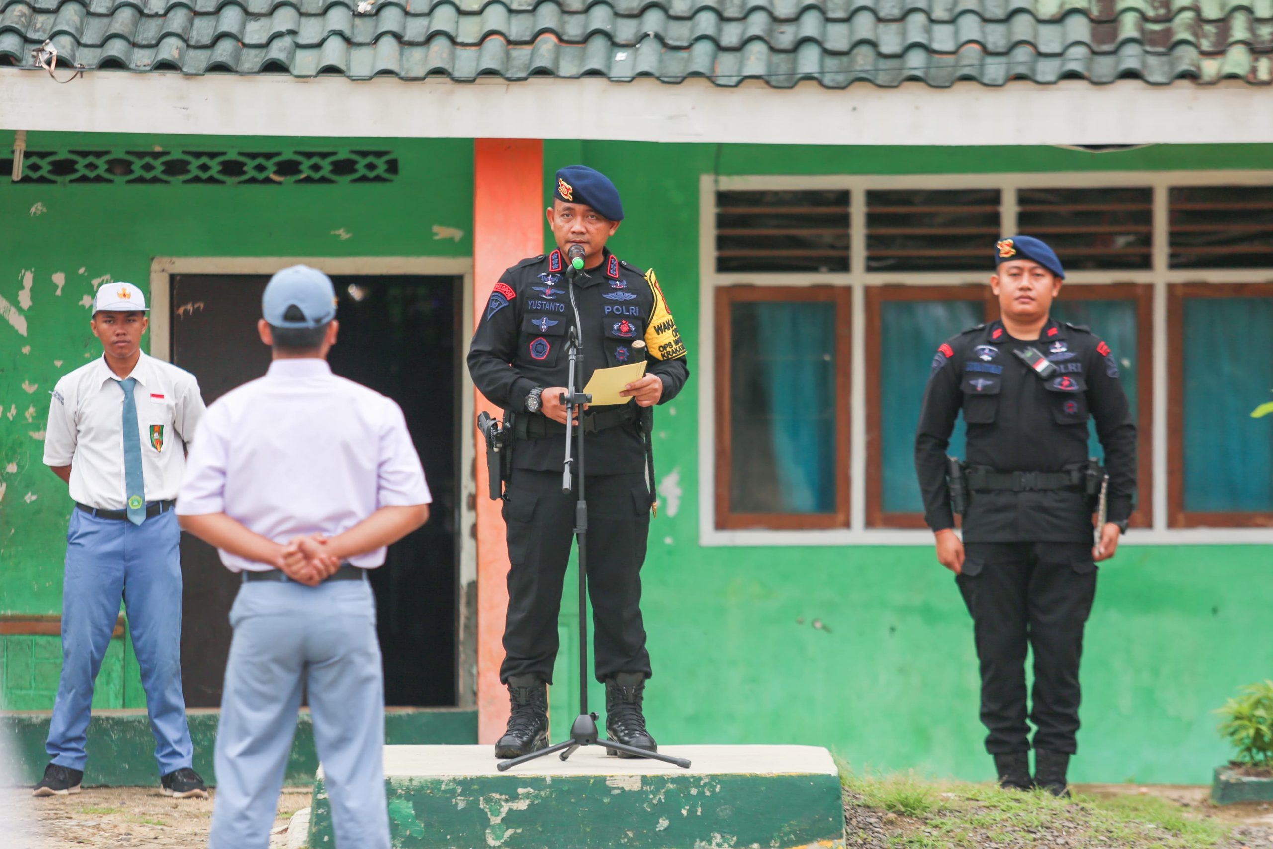 Dansat Brimob Lampung Gelar Apel Bersama Pelajar SMK