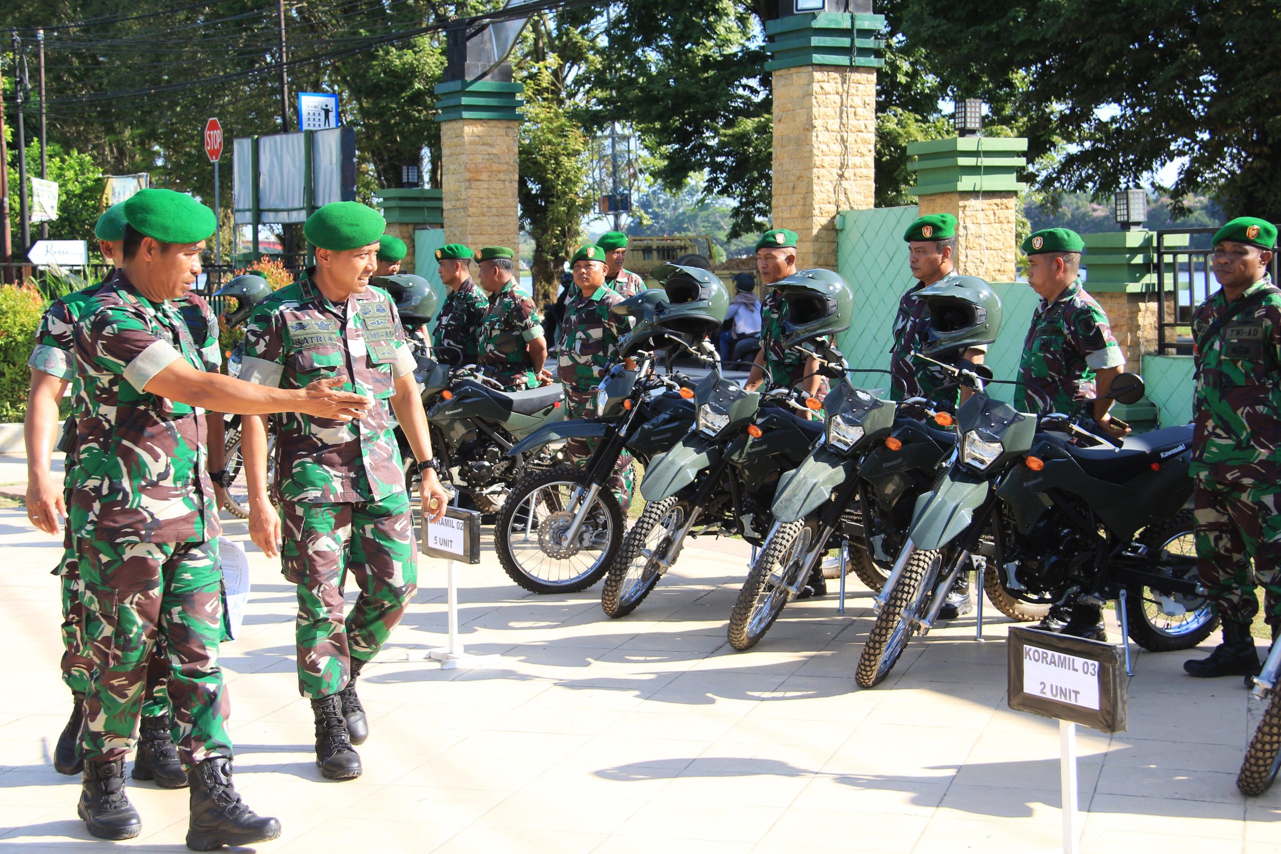 Jelang Purna Tugas, Letkol Inf. Jeffry Satria Resmikan Rumah Dinas Dan Serahkan Motor Babinsa