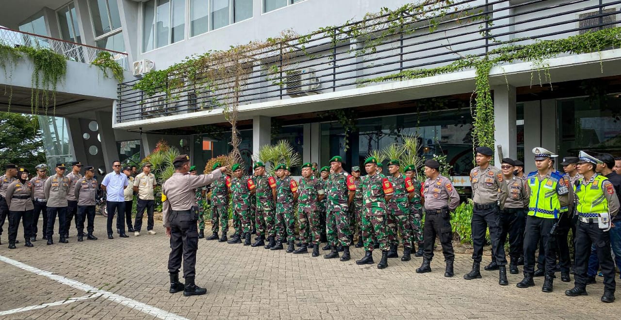 TNI dan Polri Jaga Ketat Pelaksanaan Pleno Penghitungan Hasil Pemilu di Kabupaten Pringsewu