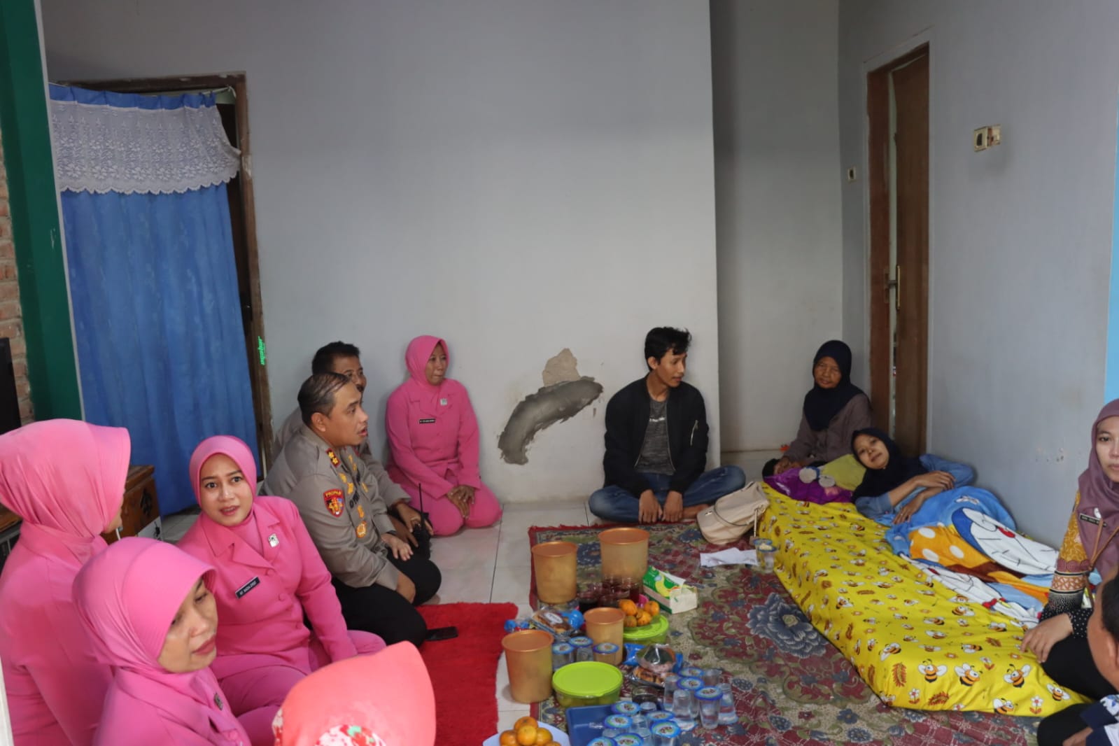 Tanggung Jawab Moral, Kapolres Kudus Jenguk Personil TPS dan Ketua KPPS