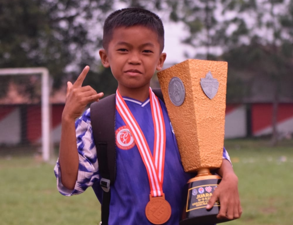 Siswa Asal Desa Beringin Kencana Raih Medali Emas di Ajang Olimpiade DCT  U-9