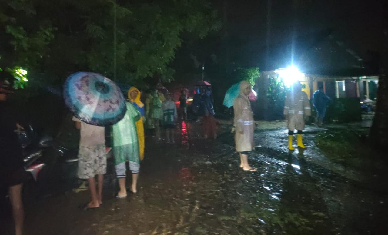 Lima Remaja di Pringsewu Hanyut, Empat Selamat, Satu Masih Dalam Pencarian