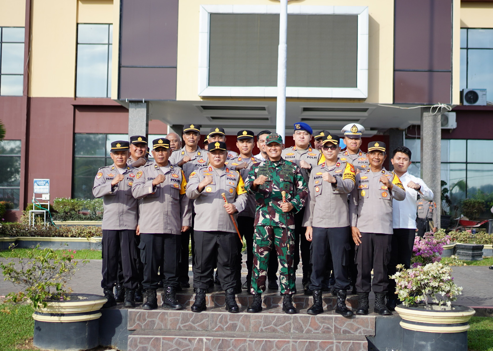 Letkol Czi Damai Berikan Arahan pada Anggota Polres Saat Apel Pagi