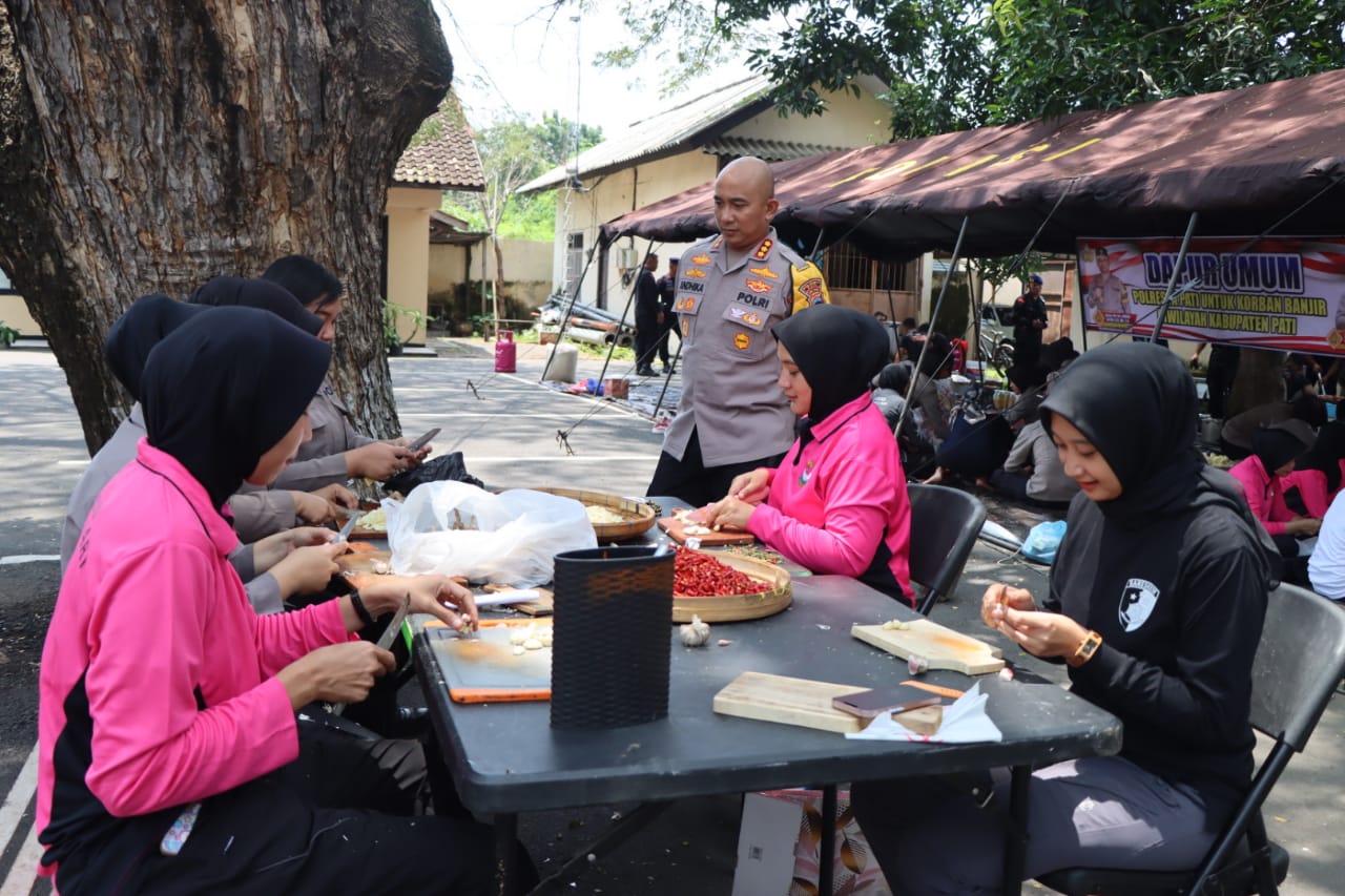 Proses Mengolah Makanan Siap Saji di Cek Kapolresta Pati